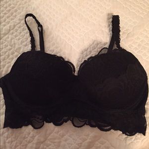 Victoria's Secret bra/bralette with cups.