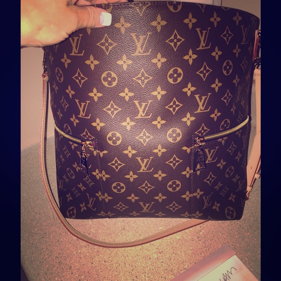 Louis Vuitton Melie like new