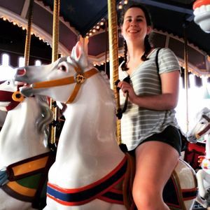 Meet your Posher, Leslie