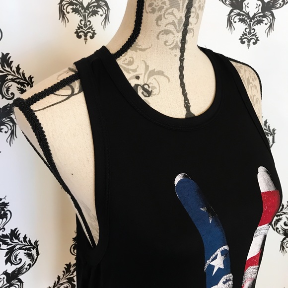 🍀 NWT! 🇺🇸✌🏻️ Gemmed Peace Sign Tank! - Picture 2 of 7
