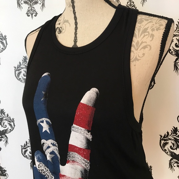 🍀 NWT! 🇺🇸✌🏻️ Gemmed Peace Sign Tank! - Picture 4 of 7