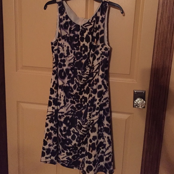 Ann Taylor Size 8 - Picture 2 of 3