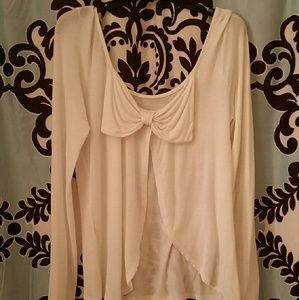 Long sleeved open bow back shirt