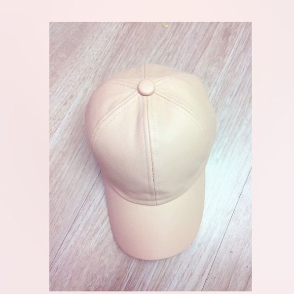 PEACHY IVORY✨ LEATHER BASEBALL CAP