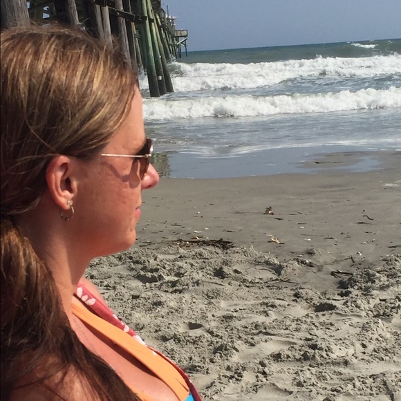 Meet your Posher, Andrea - Picture 2 of 2