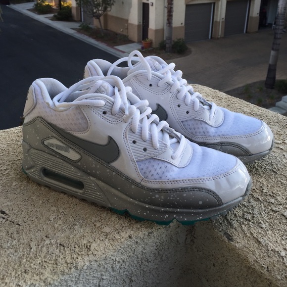 Nike Shoes - NIKE AIRMAX