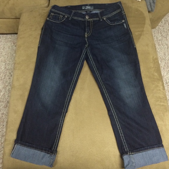 Silver brand like new dark wash Capri