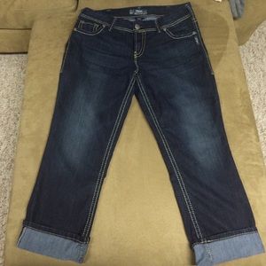 Silver brand like new dark wash Capri