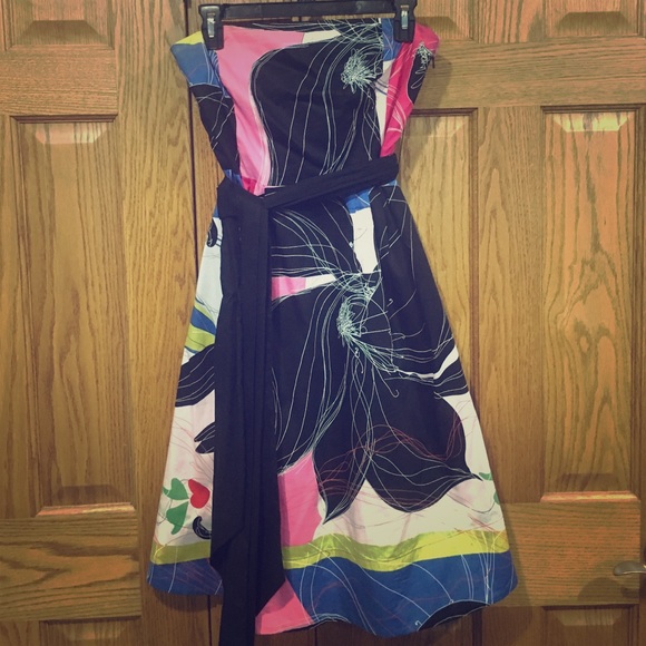 Anthropology strapless dress with pockets. Size 8.