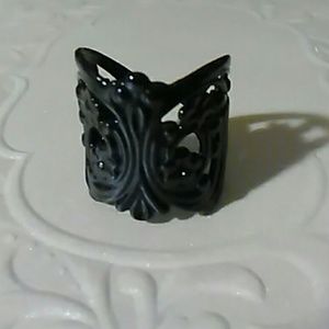 Black filigree Floral enameled ring