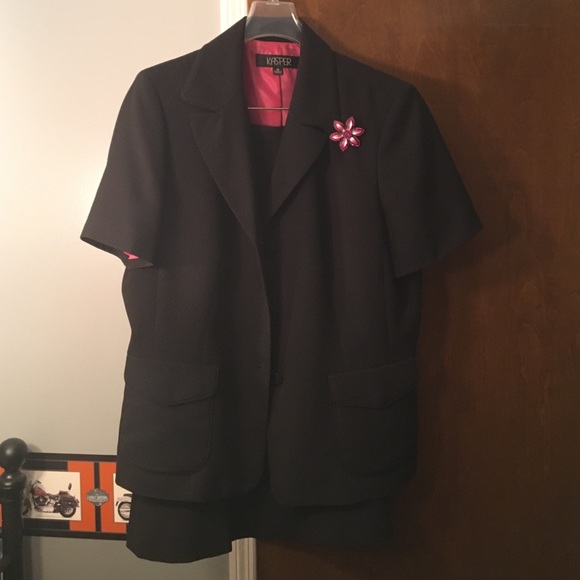 Kasper short sleeve Skirt Suit