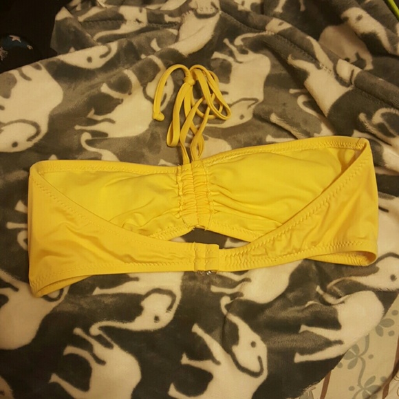 Bikini - Picture 2 of 2