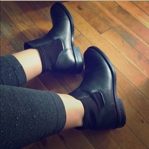 Steve Madden Chelsea Booties
