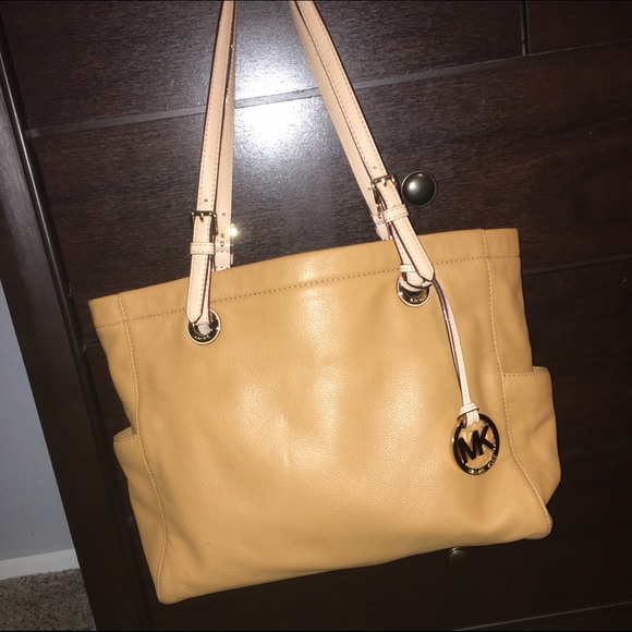 Michael Kors Brown Leathet Tote *sale today only