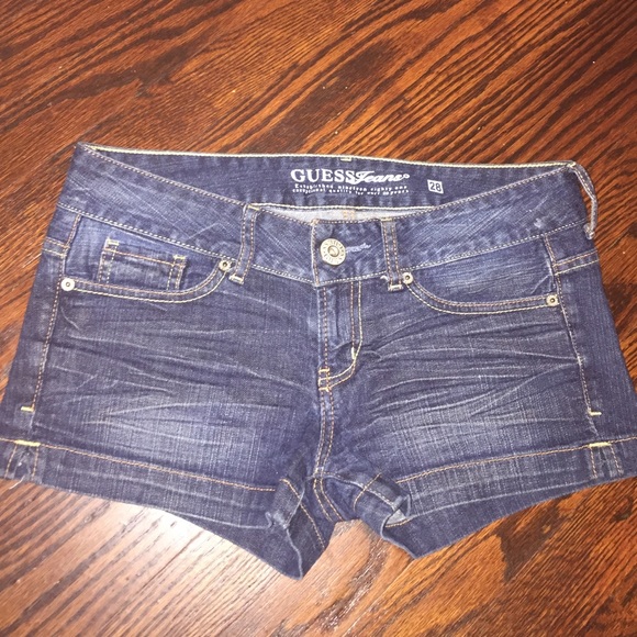 GUESS Jeans - jean shorts Sz 28