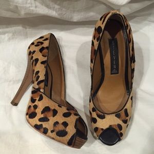 HOT leopard heels (run small)