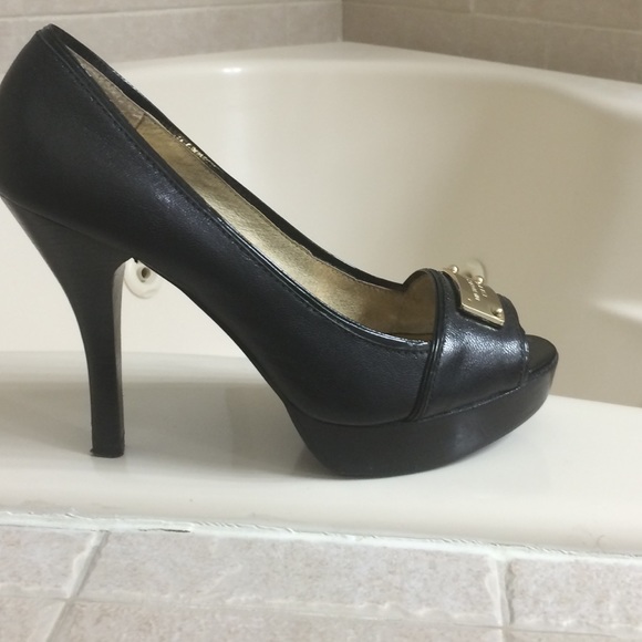 Black Michael Kors peep toe platforms - Picture 4 of 4