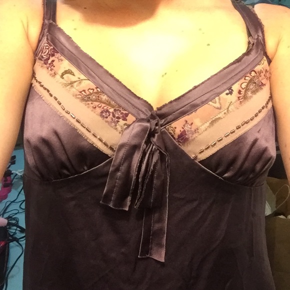 silky banana republic top with pretty details - Picture 1 of 3