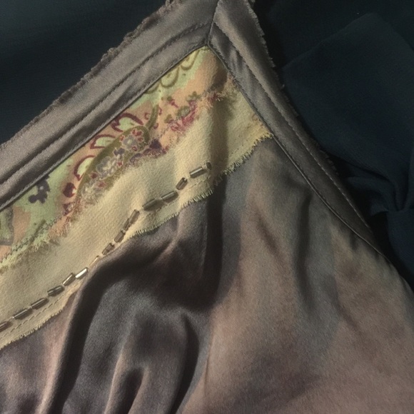 silky banana republic top with pretty details - Picture 3 of 3