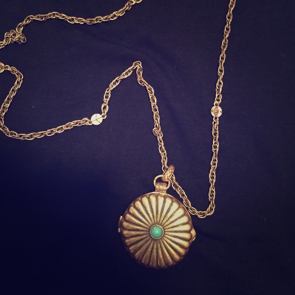 Turquoise & Gold Lucky Brand Pendant Necklace 💚💙