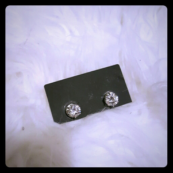 Essential earrings