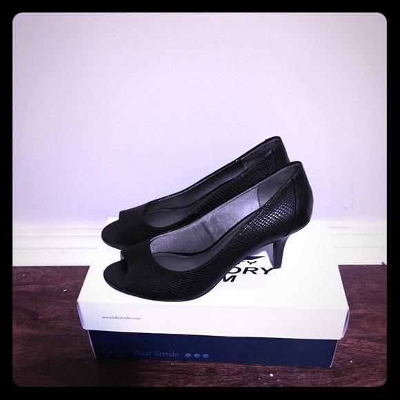 Size 8.5 memory foam by life stride