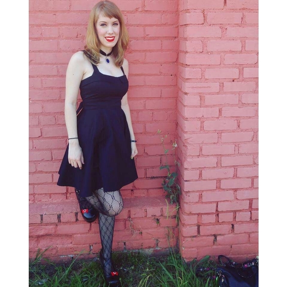 Meet your Posher, Megan! - Picture 2 of 2