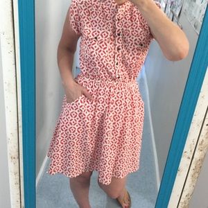 Red geometric print dress w pockets!