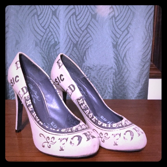 Like New 💕Ed Hardy Pumps 💕