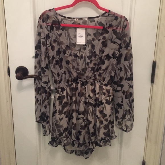 Romper - Picture 2 of 4