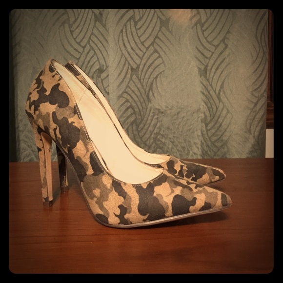 Michael Antonio camouflage heels