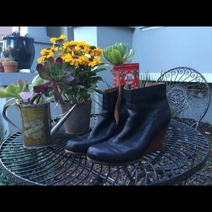 Kork ease ankle boots