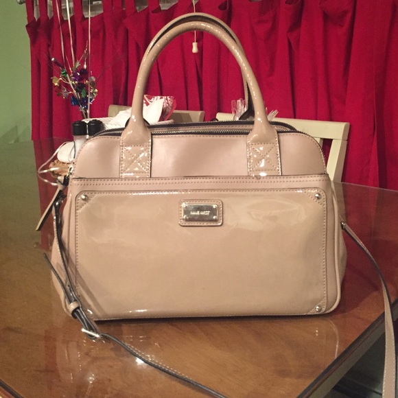Nine West beige glossy handbag