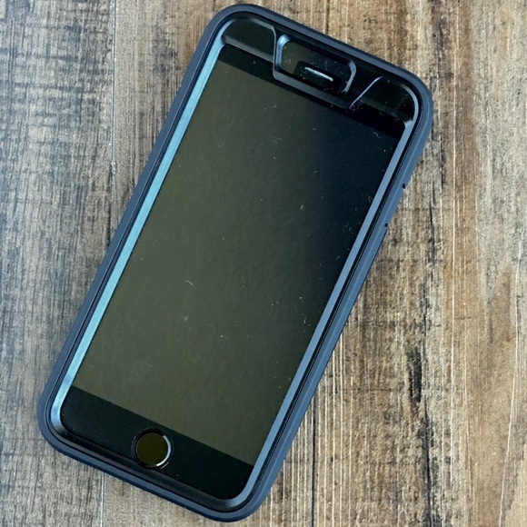 iPhone 6/6s & 6/6s plus defender style case - Picture 3 of 4