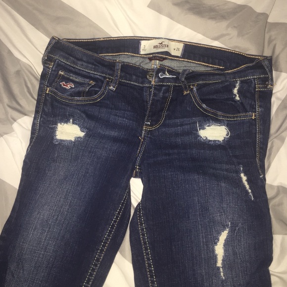 Hollister distressed jeans - Picture 2 of 3
