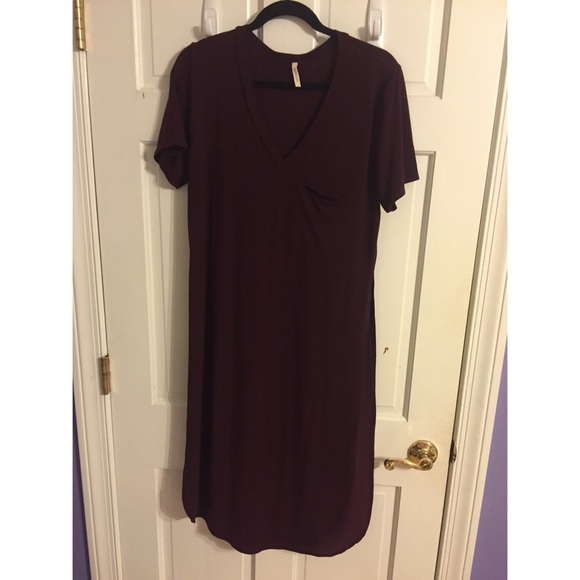 Burgundy long slit tshirt