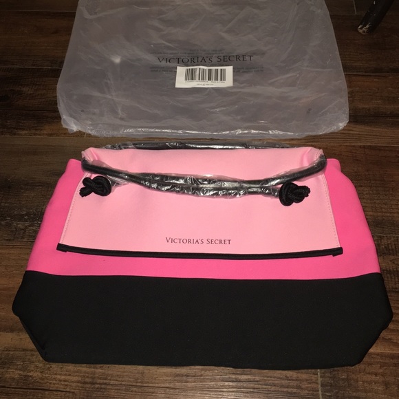 NWT Victoria's Secret cooler bag