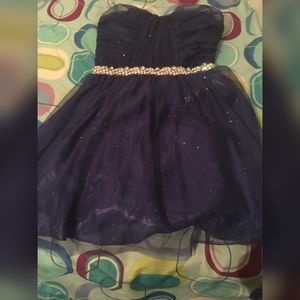 Dress worn only 1 time