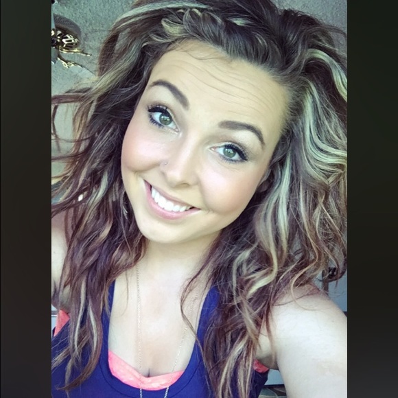 Meet your Posher, Danielle