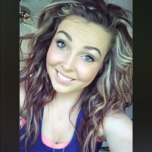 Meet your Posher, Danielle