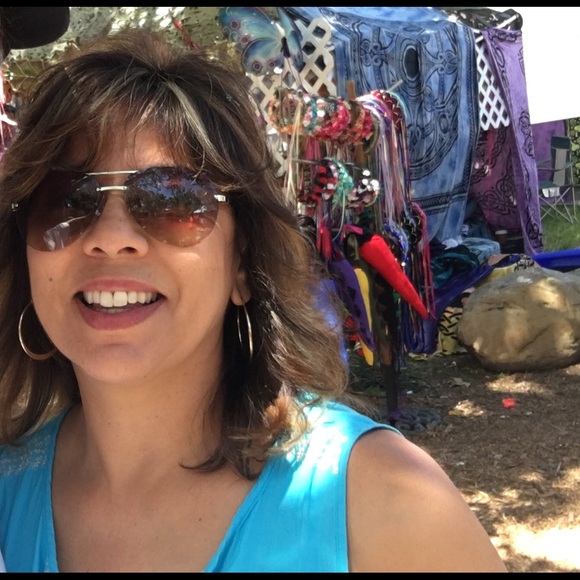 Meet your Posher, Valerie - Picture 1 of 1