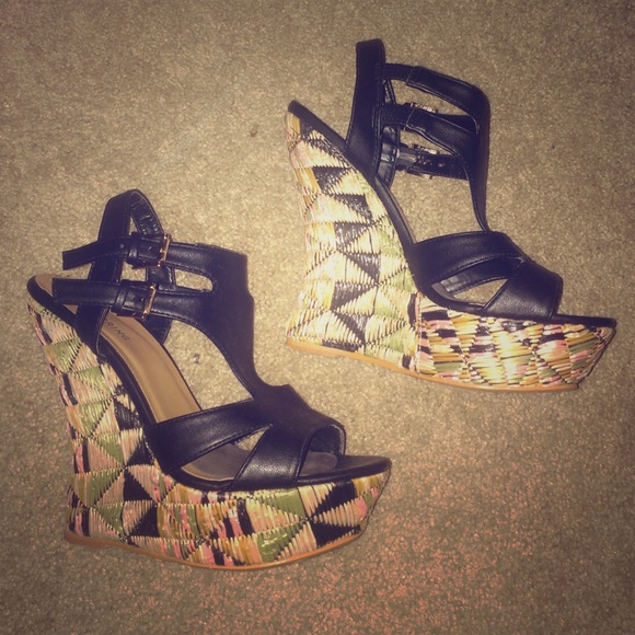 Black wedges!