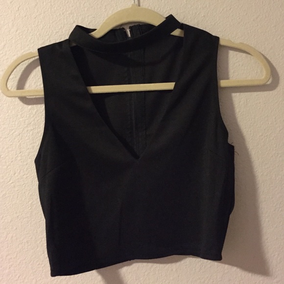 Black vneck choker crop top
