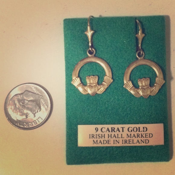 Claddagh 9kt Gold Earrings