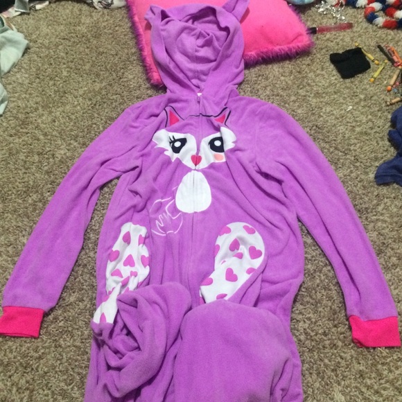 Adorable hooded footsies