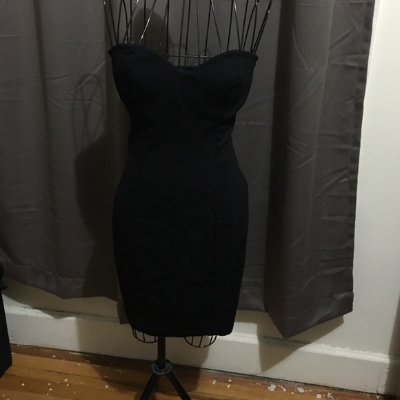 Black bodycon strapless dress