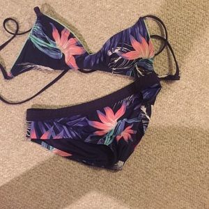 Roxy bikini set