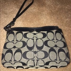 Coach classic signature wristlet