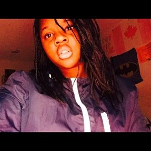 Meet your Posher, Tia