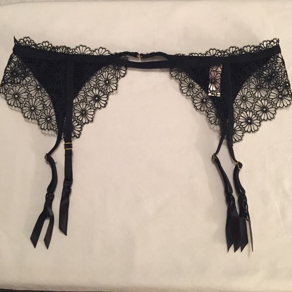 Victoria's Secret Very Sexy Garter Belt